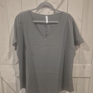 Zenana Outfitters Light Green V-Neck Short Sleeve Top